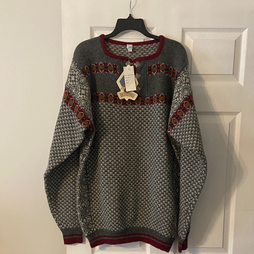 SONDRE 100% ULL WOOL Gray and Red Patterned Sweater size XL brand new